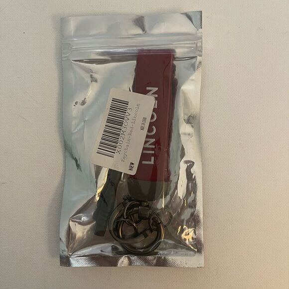 Lincoln leather key fob keychain in Red with Silver NWT - Picture 5 of 5